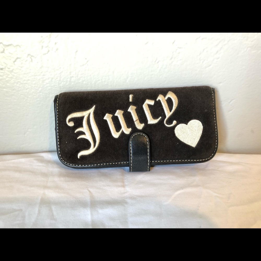 Juicy Couture Felt Brush Wallet - Picture 6 of 6